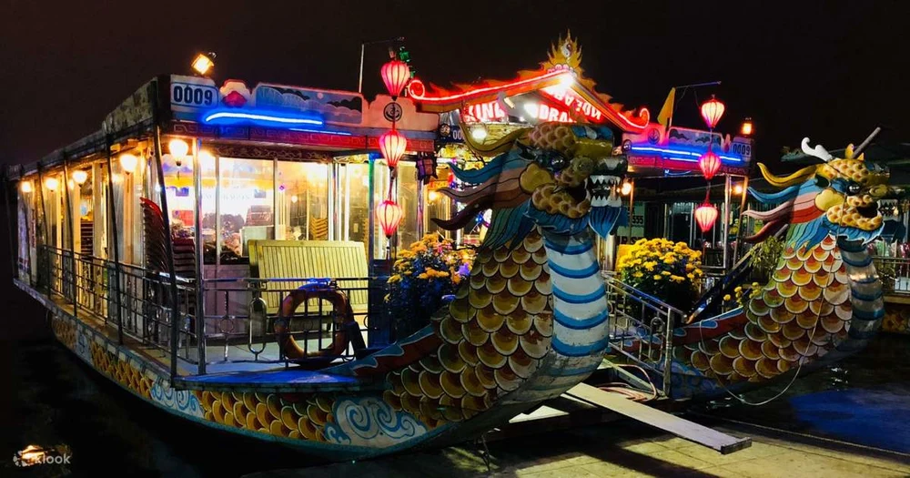 Đi Thuyền Nghe Ca Huế Trên Sông Hương