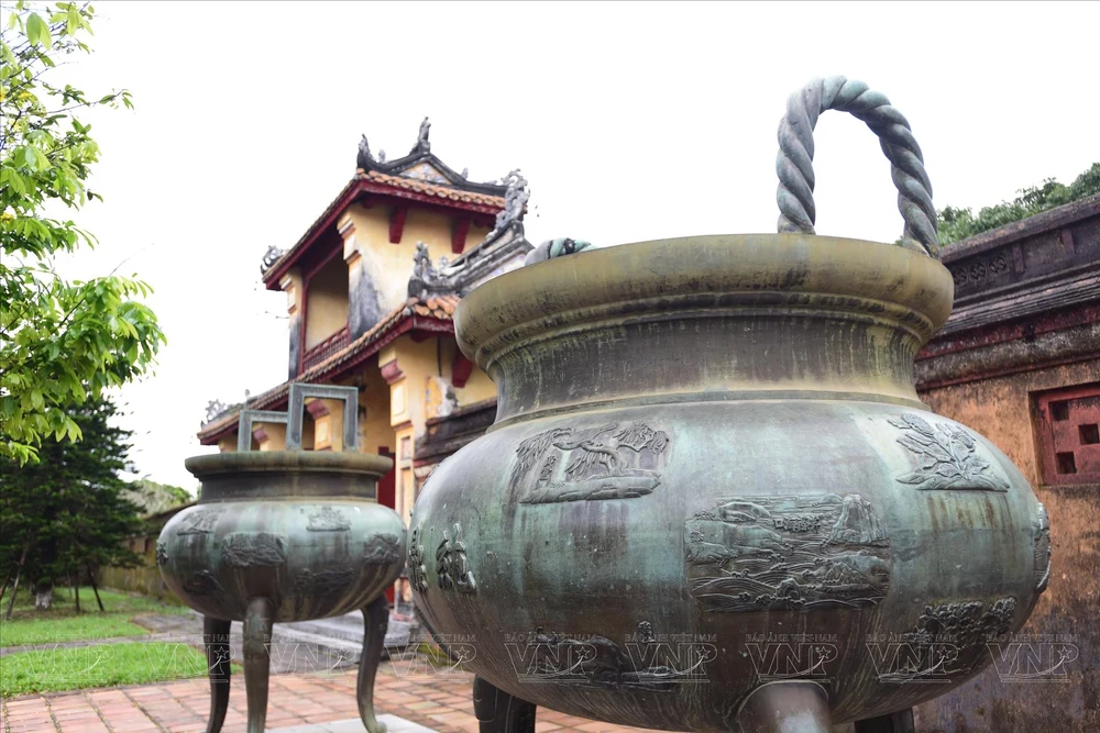 Những Bản Đúc Nổi Trên Cửu Đỉnh Ở Huế - 2024